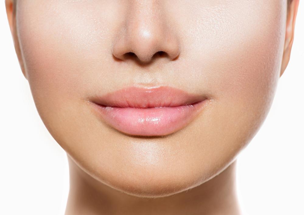 woman with gorgeous mouth after learning how to get soft lips